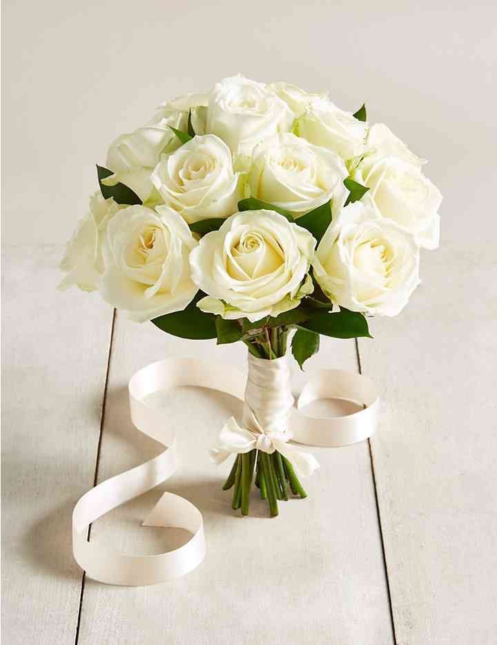 bó hoa cưới hồng trắng tinh khôi