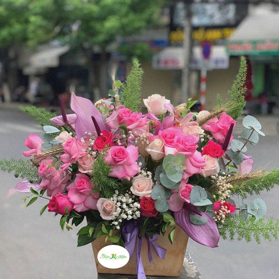 Hoa giỏ hồng dâu, hồng kem- HG10