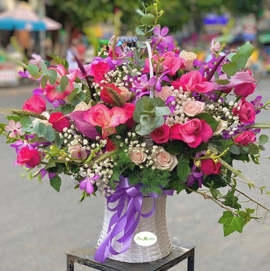 Hoa giỏ hồng mix lan tím- HG18