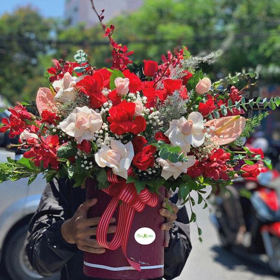 Hoa giỏ đỏ kem mix lan đỏ,huyết môn-HG30