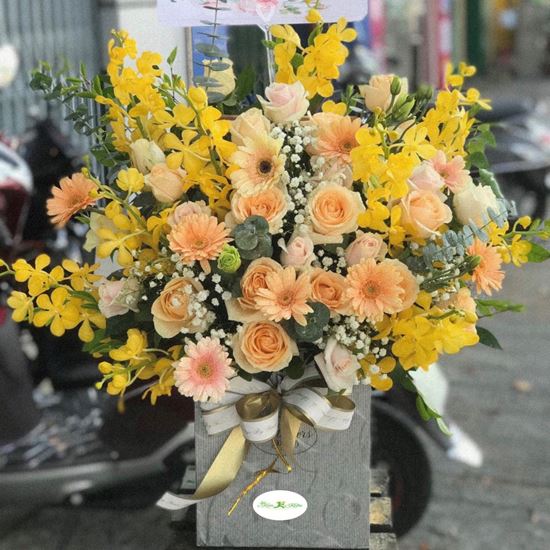 Hoa giỏ hồng mỡ gà,lan vàng chanh-HG101