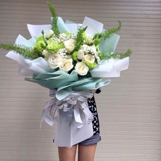 Bó Hoa hồng trắng và cát tường xanh - HB10
