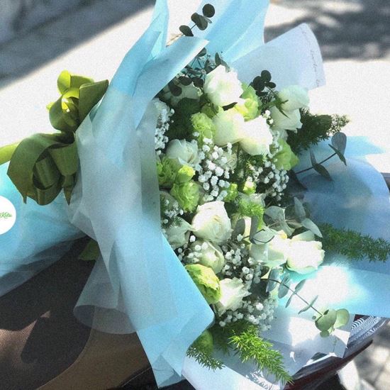 Bó hoa hồng trắng,cát tường xanh- HB55