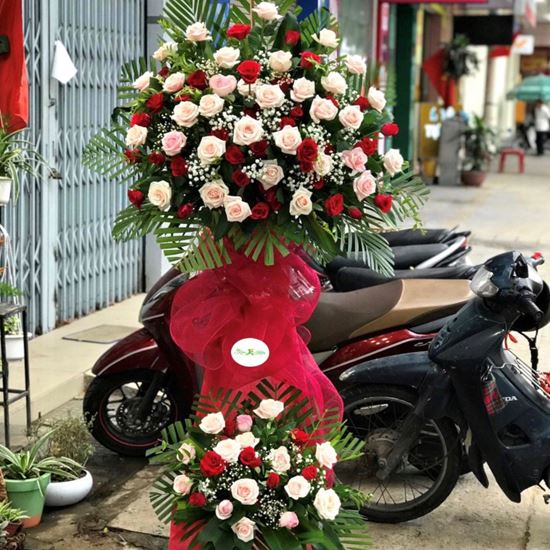 Kệ hoa hồng đỏ,kem - KH10