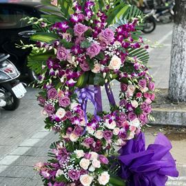 Kệ hoa viếng tone tím- KV08