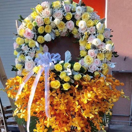 Vòng hoa viếng lan vàng- KV26