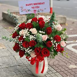 Bình hoa đỏ kem kiểu cắm tròn-BI39