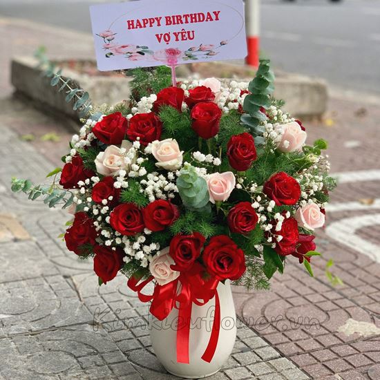 Bình hoa đỏ kem kiểu cắm tròn-BI39