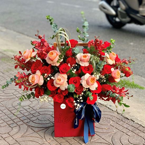 Hoa giỏ hồng nhập juliet cam-HG137