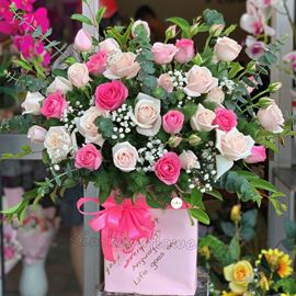 Hoa lẵng hồng kem,dâu-HG138