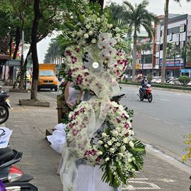 Vòng hoa viếng cúc indo, lan hồ điệp - KV60