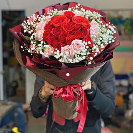 Bó hoa hồng đỏ kem - HB249