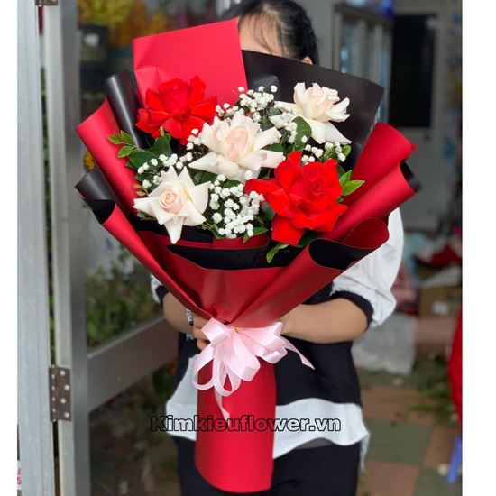 Bó hoa hồng đỏ, kem - HV39