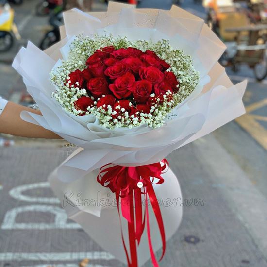 Bó hoa hồng đỏ điểm baby trắng - HV47