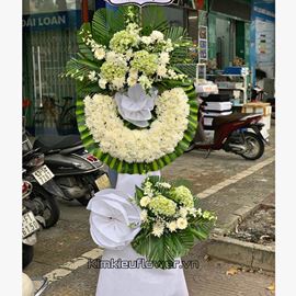 Vòng hoa viếng cúc trắng, cẩm tú cầu - KV135