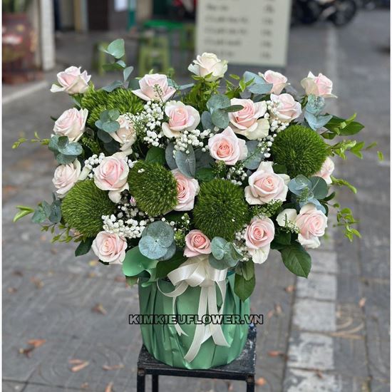 Giỏ hoa hồng kem và green wicky - PN14