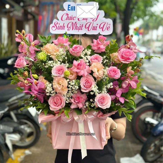 giỏ hoa tone hồng mix lan tím - PN56
