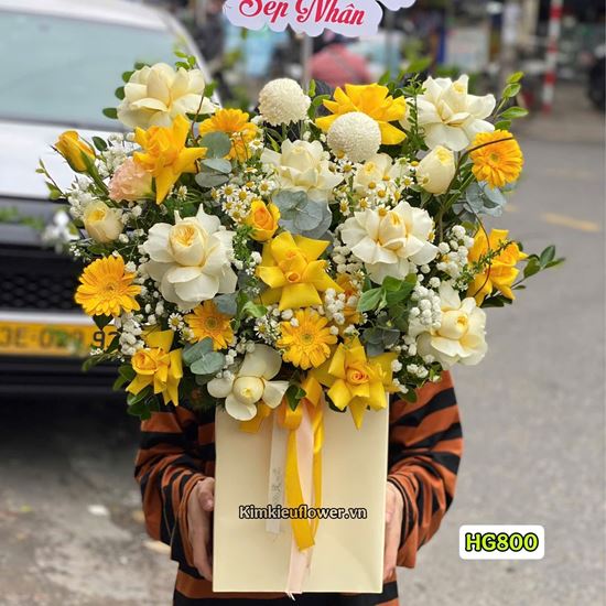 Giỏ hoa chúc mừng tone vàng - PN64