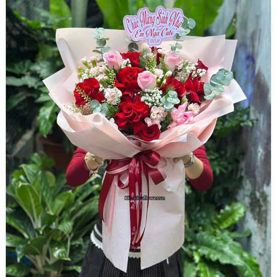 Bó hoa chúc mừng tone đỏ hồng mix lá bạc - HB1035