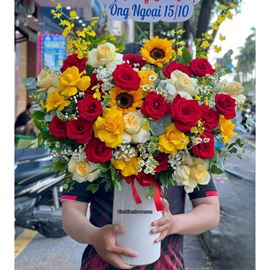 Bình hoa chúc mừng tone đỏ vàng mix lan vũ nữ - BI372