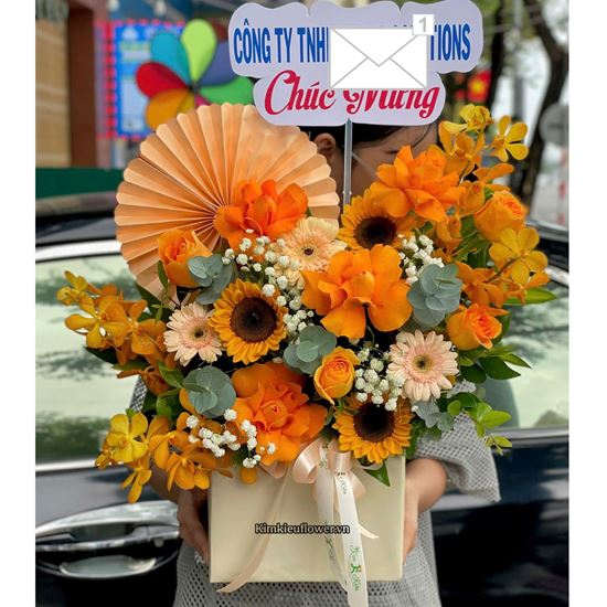 Giỏ hoa chúc mừng tone vàng - HG968