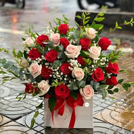 giỏ hoa hồng đỏ, kem- HG155