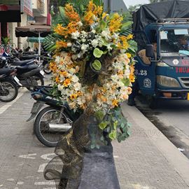 Vòng hoa viếng đồng tiền, hồng trắng - KV61