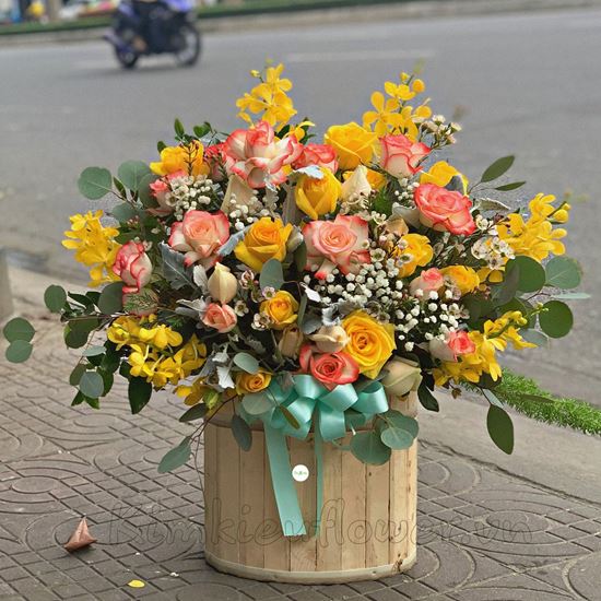 lẵng hoa hồng son môi, lan mokara - HG179