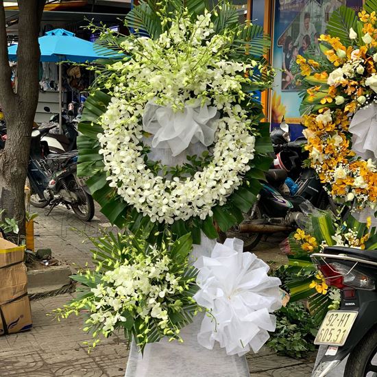 Vòng hoa viếng lan trắng - KV69