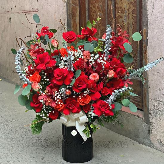 Bình hoa hồng đỏ - BI105