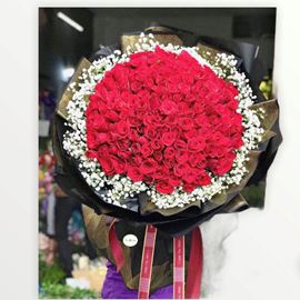 Bó hoa hồng đỏ 150 bông mix baby-HB75