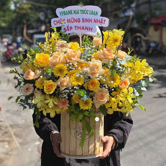 Lẵng hoa đồng tiền vàng, hoa hồng  - HG220