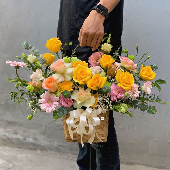 giỏ hoa hồng vàng, cát tường - HG244