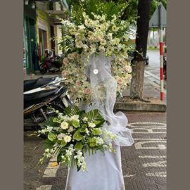 Vòng hoa viếng lan trắng, hoa hồng - KV83