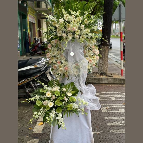 Vòng hoa viếng lan trắng, hoa hồng - KV83