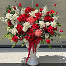 Bình hoa hồng đỏ, phi yến - BI125