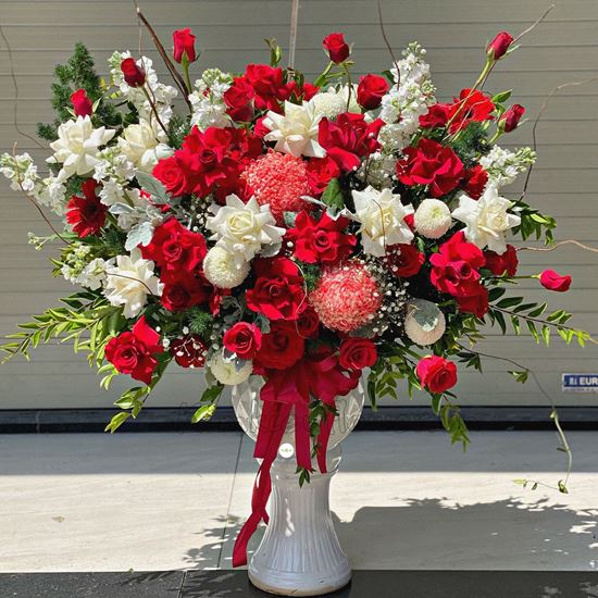 Bình hoa hồng đỏ, phi yến - BI125