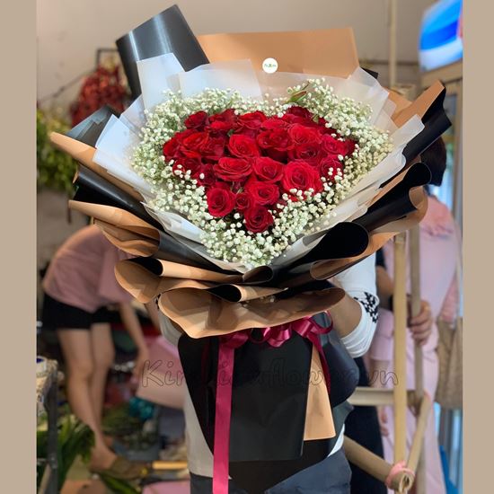 Bó hoa trái tim hồng đỏ điểm baby trắng - HB243