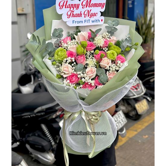 Bó hoa hồng kem, dâu mix cát tường xanh - HB865