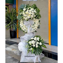 Vòng hoa tone trắng - KV281