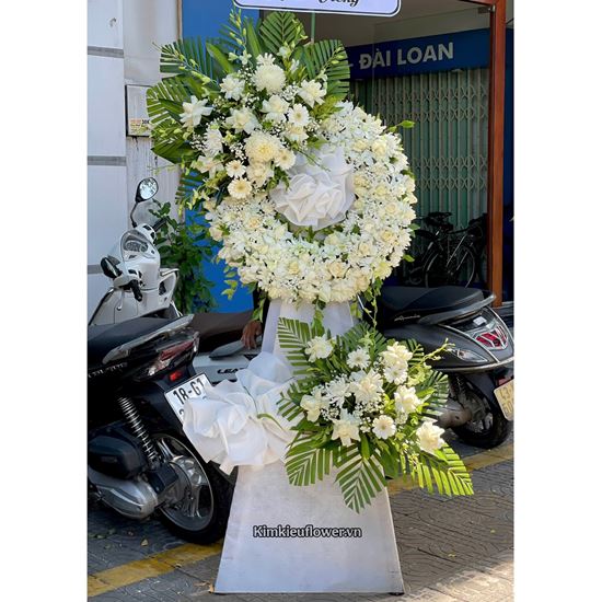 Vòng hoa chia buồn tone trắng - KV292
