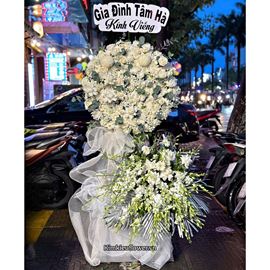 Vòng hoa chia buồn tone trắng hiện đại - KV297