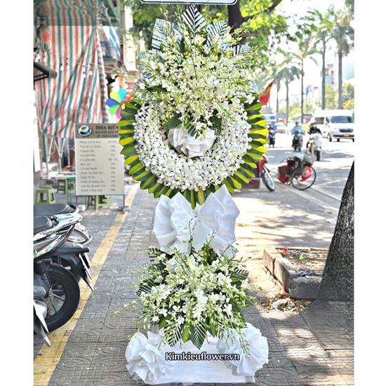 Vòng hoa chia buồn lan trắng - KV305