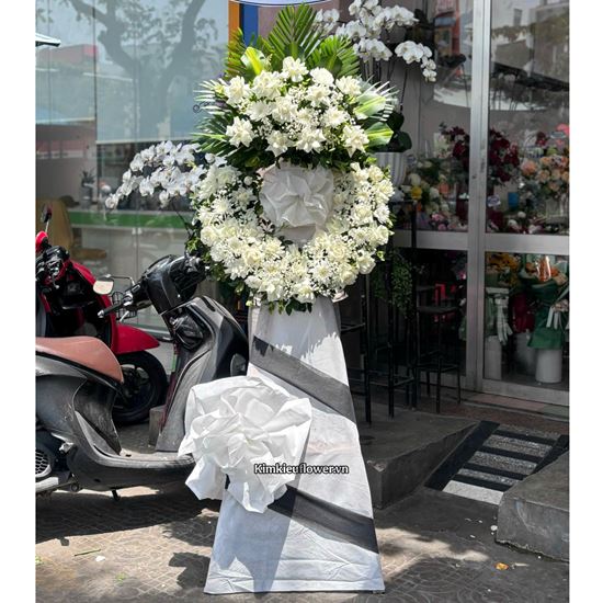 Vòng hoa chia buồn tone trắng - KV308