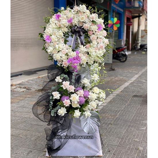 Vòng hoa chia buồn kiểu hiện đại - KV320