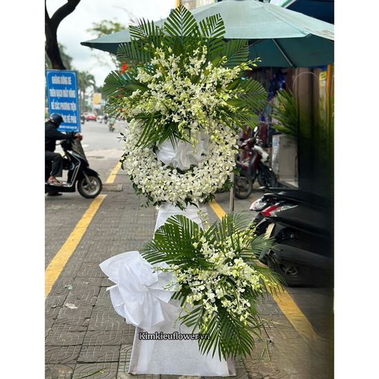 Vòng hoa chia buồn lan trắng - KV321