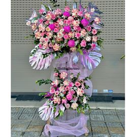 Kệ hoa chúc mừng tone hồng, cúc mẫu đơn - KH439