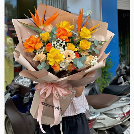 Bó hoa chúc mừng tone vàng cam mix thiên điểu - HB883