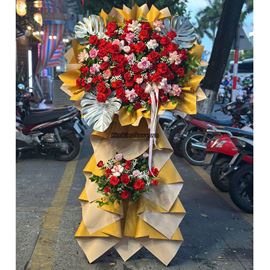 Kệ hoa chúc mừng hoa hồng đỏ, hồng- KH447