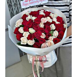 Bó hoa tone đỏ kem bó kiểu tròn - HB896